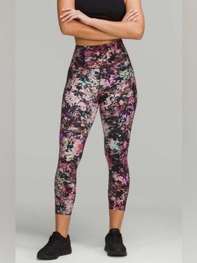 Lululemon Base Pace Pink Red Blue Floral Multi 23" Leggings High Waist Sz 6 EUC